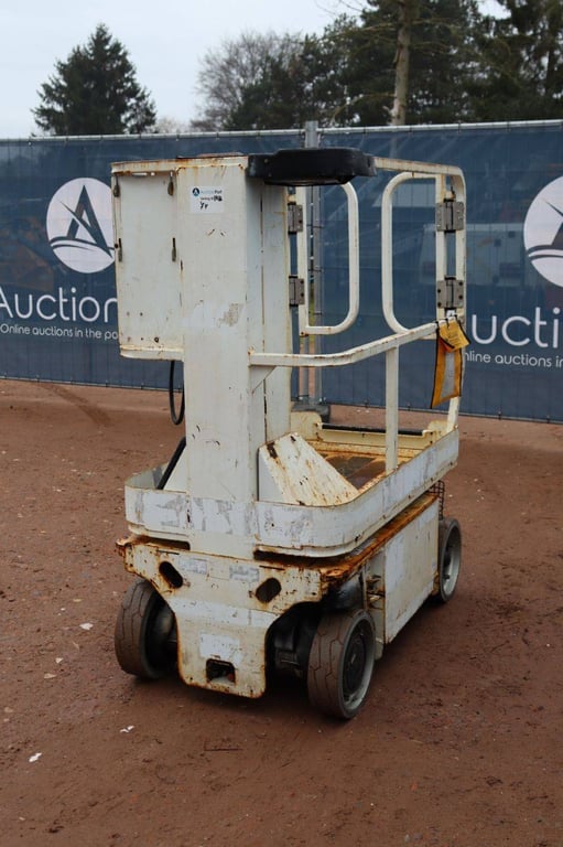 JLG 1230ES Electric Mast Lift 5.66m 1230ES 1 image 6