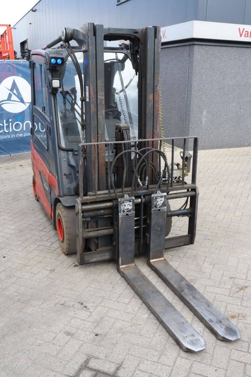 Forklift Linde E25 Electric 2500kg 4.2m 2016 2016 E25L-01 2016 1 Forklift image 7