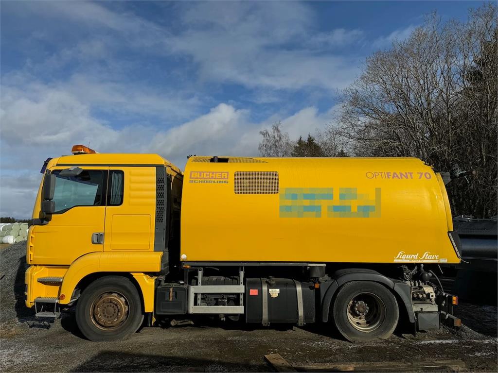 MAN 18.313 Sweeper w/ Bucher Optifant 70 superconstruc 2002 19969 18.313 Sweeper w/ Bucher Optifant 70 superconstruc 2002 ...