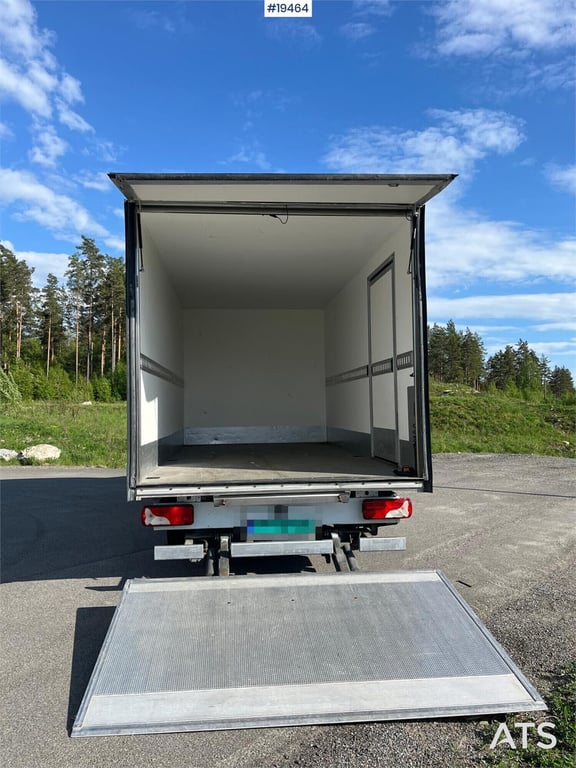 Mercedes-Benz Sprinter 316CDI Box truck w/ Lift. 115,000 km. 2015 19464 Sprinter 316CDI Box w/ Lift. 115,000 km. 2015 1 im...