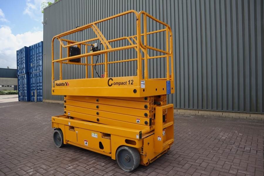 Haulotte Compact 12 Electric, 12m Working Height, 300kg Cap 2011 HAULOTTE - Compact 12 - 63260 Compact 12 Electric, 12m Wo...
