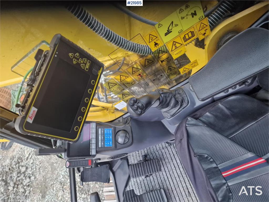 Komatsu PC210LC crawler excavator with 2 buckets and tiltr 2022 21985 PC210LC crawler excavator with 2 buckets and tiltr 2...