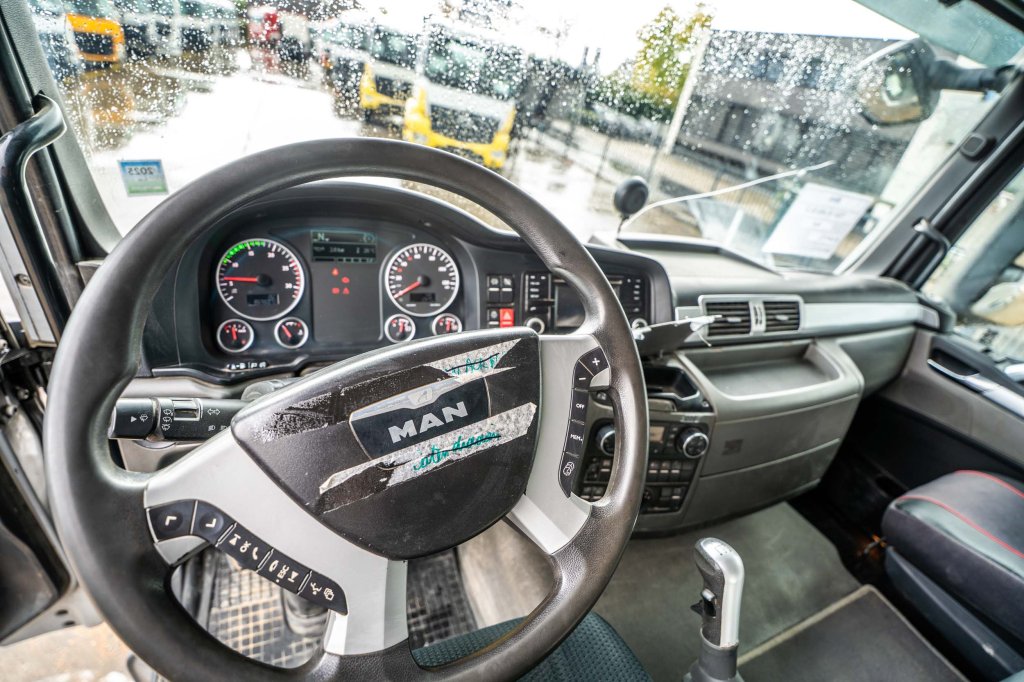MAN TGS 18.480 BLS - 4X4 (Cardan) 2015 E64172 TGS 18.480 BLS - 4X4 (Cardan) 2015 1 image 10