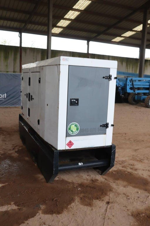 Generator SDMO R220C3 Diesel 200kVA 2012 2012 SDMO R220C3 2012 1 Generators image 6