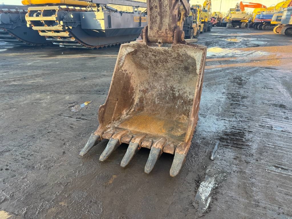 CAT 320 B L 2000 5440 320 B L 2000 1 Crawler Excavators image 11