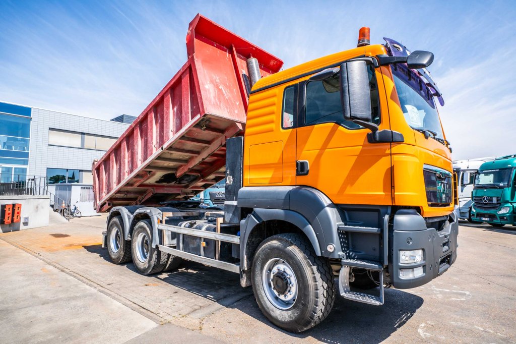MAN TGS 33.440 BB TIPPER / TRACTOR 2010 E63835 TGS 33.440 BB TIPPER / TRACTOR 2010 1 Tractor Units image 2