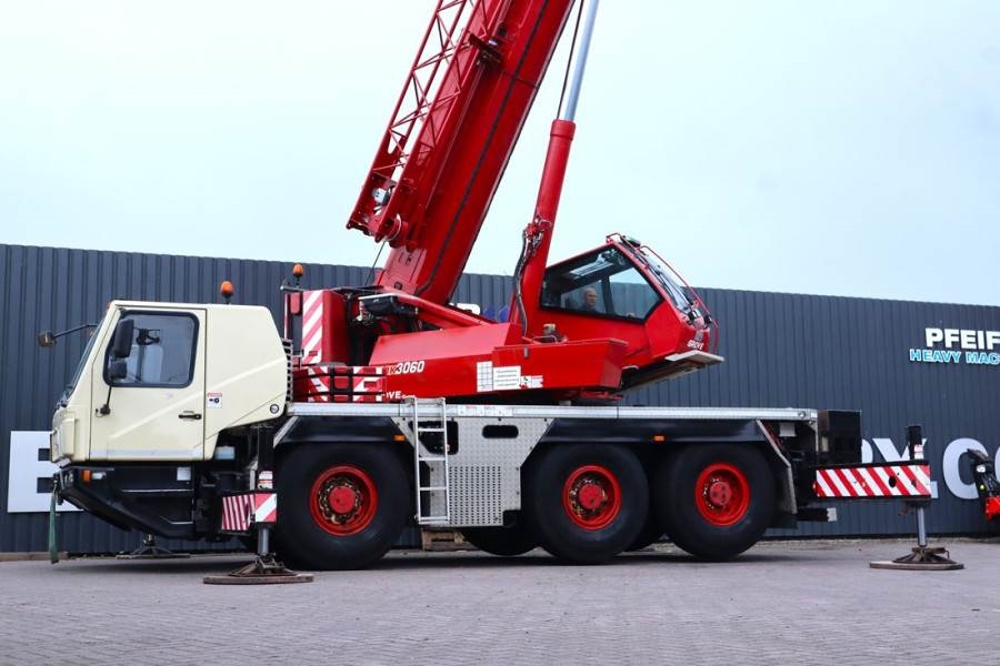 Grove GMK3060 Diesel, 6x6x6 Drive, 60t Capacity, 43m Mai 2015 GROVE - GMK3060 - 90056 GMK3060 Diesel, 6x6x6 Drive, 60t Cap...