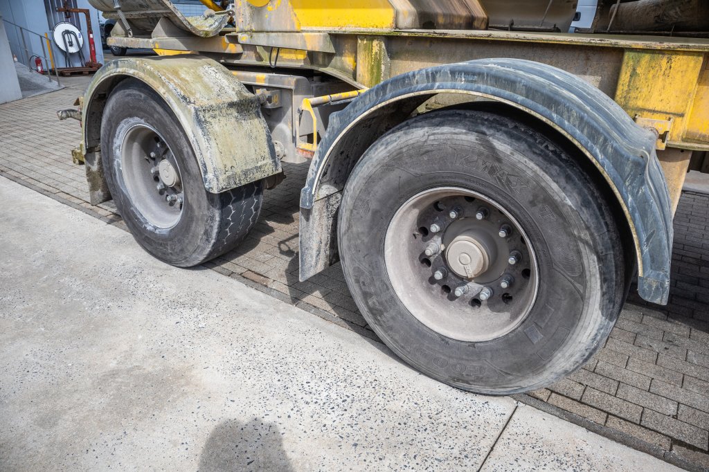 CIFA BETON MIXER/MALAXEUR/MISCHER 12M3 - STEERING AXLE 2018 E61066 CIFA BETON MIXER/MALAXEUR/MISCHER 12M3 - STEERING AXLE ...