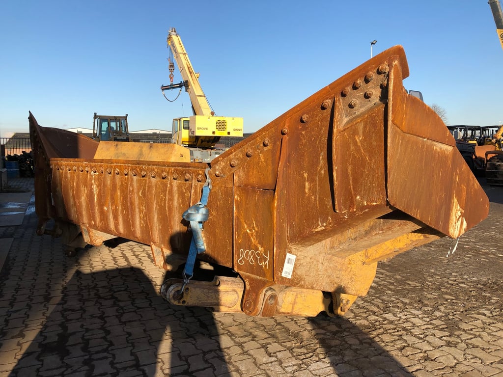 Caterpillar D9U Blade 2020 00030125 D9U Blade 2020 1 image 12