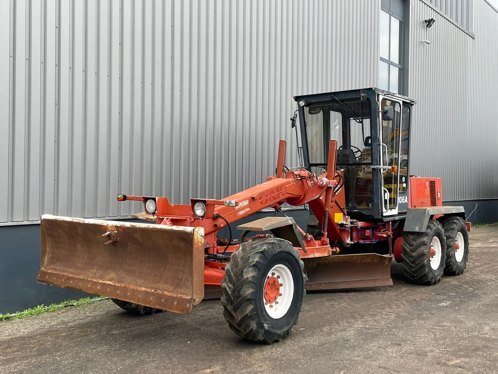 O & K F106A 6x6 Motor Grader 1991 00033766 O & K F106A 6x6 Motor Grader 1991 1 image 2