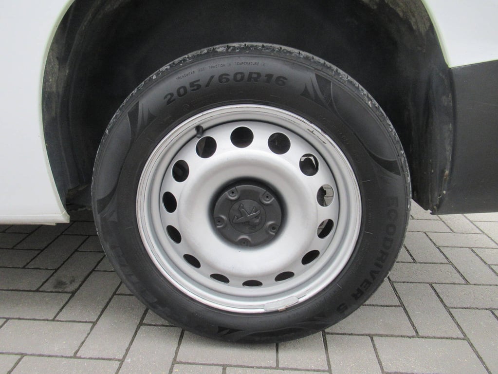 Peugeot Partner 1.5 BlueHDi Automatic Diesel 2023 2023 Peugeot Partner (III) 1.5 BlueHDi Automatic 2023 1 image 14