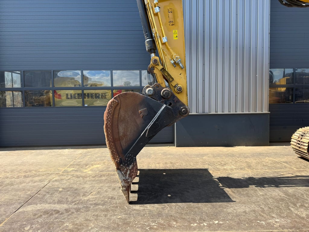 Caterpillar 325F LCR - 3 buckets 2018 00033371 325F LCR - 3 buckets 2018 1 image 11