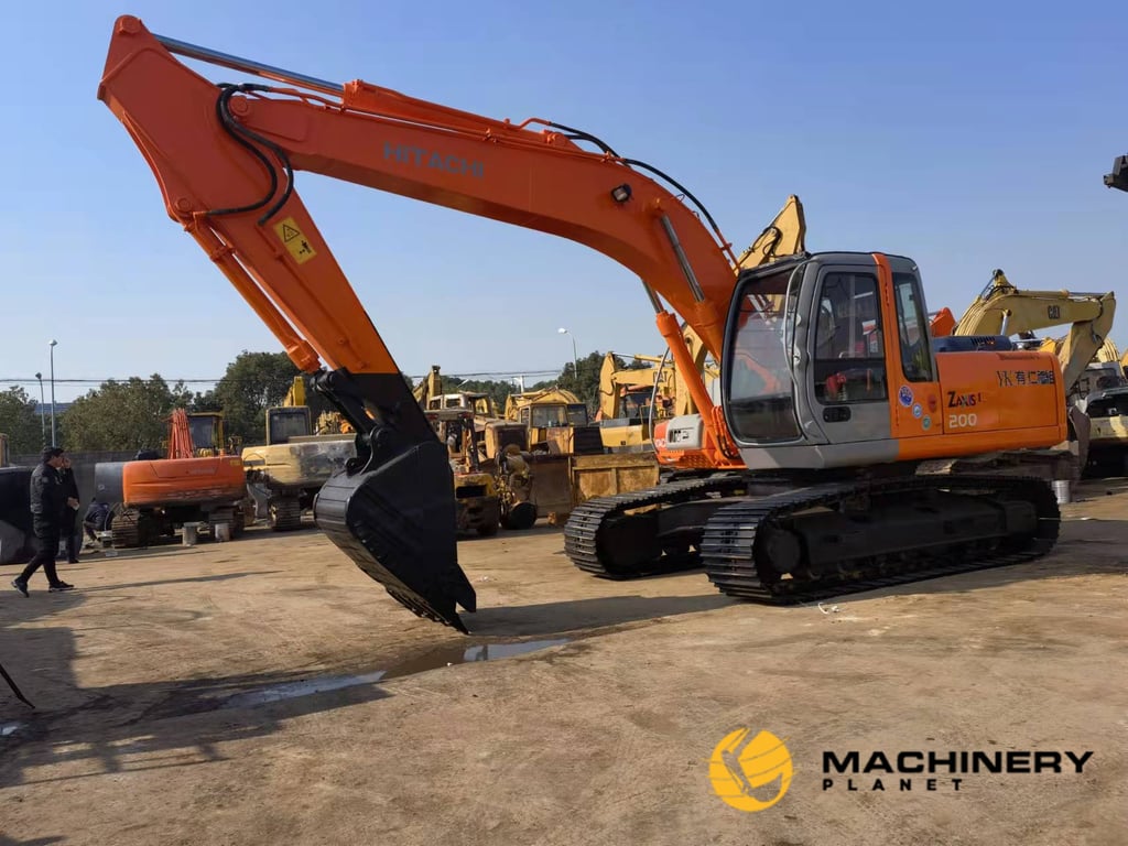 Hitachi ZX200 Crawler Excavator 20 TONS GOOD CONDITION ZX200 2019 1 Crawler Excavators image 2