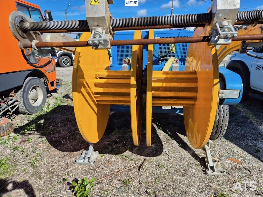 Omac F10 Stretching Machine. Like New. 2022 21151 Omac F10 Stretching Machine. Like New. 2022 1 image 2