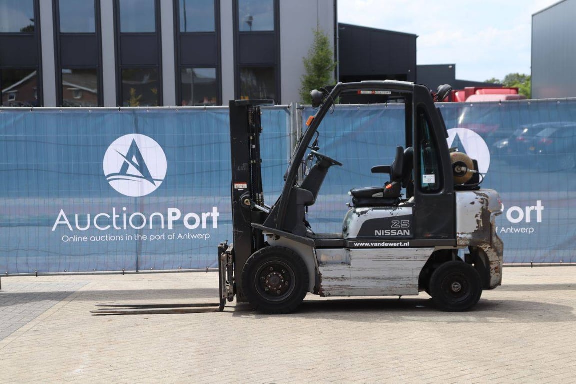 Forklift Nissan UD02A25PQ LPG 2500kg 4.3m 2006 2006 UD02A25PQ 2006 1 Forklift image 2