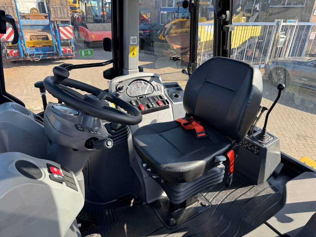 Heavy machinery product image - Image 10 of 13