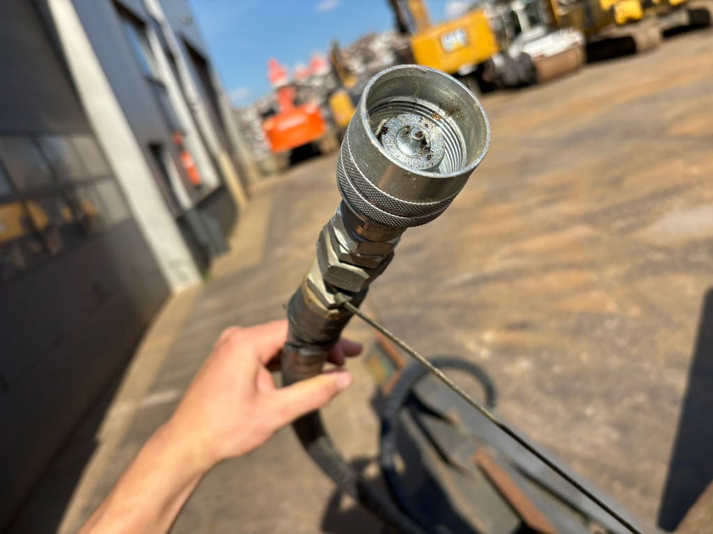 Heavy machinery product image - Image 8 of 10