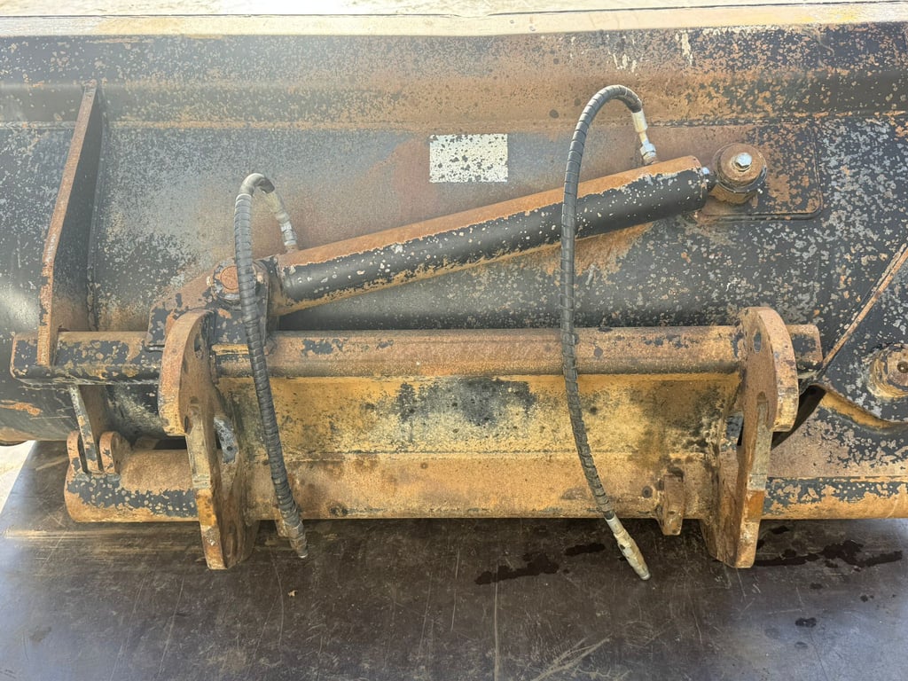 ZFE Side-Tilting bucket for CAT 908 SW 2023 70001912 ZFE Side-Tilting bucket for CAT 908 SW 2023 1 image 9