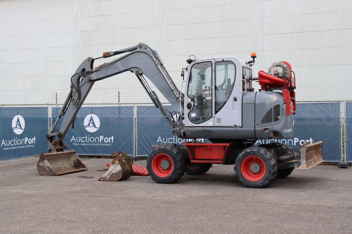Wacker Neuson 9503 WD Diesel 2010 Wheel Excavator 2010 Neuson 9503 WD 2010 1 Wheel Loaders image 4
