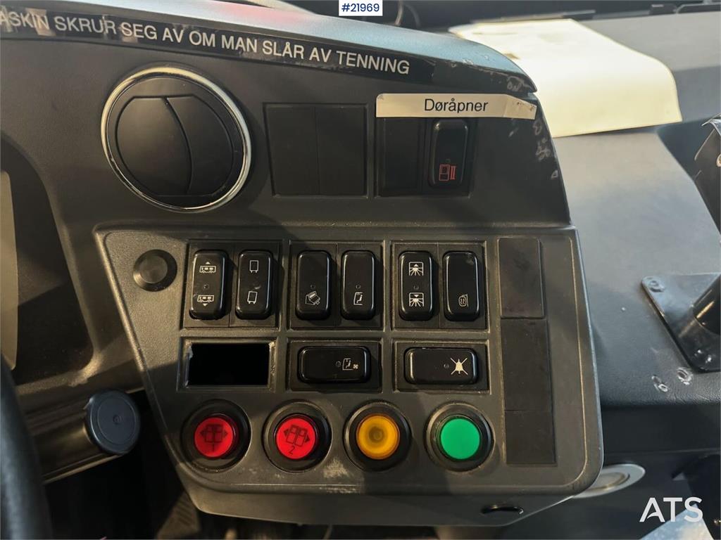 Golden Dragon Pivot EV Electric Bus 2019 21969 GOLDEN Dragon Pivot EV Electric Bus 2019 1 image 14