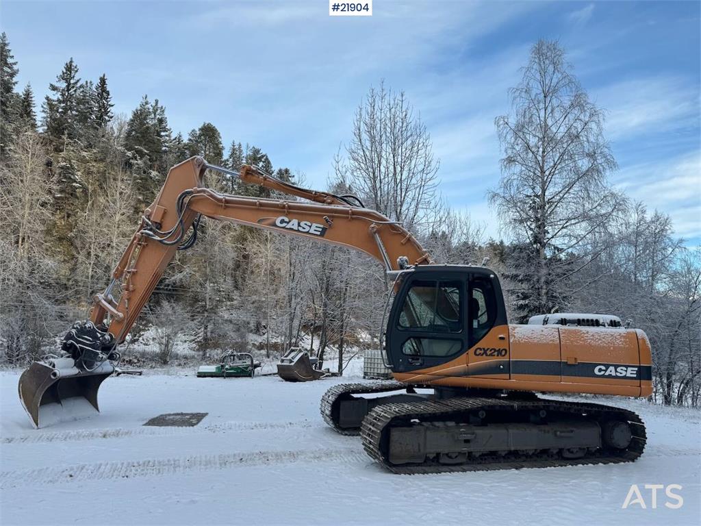 CASE CX210 Tracked Excavator w/ Grading Bucket WATCH VI 2001 21904 CX210 Tracked Excavator w/ Grading Bucket WATCH VI 2001...