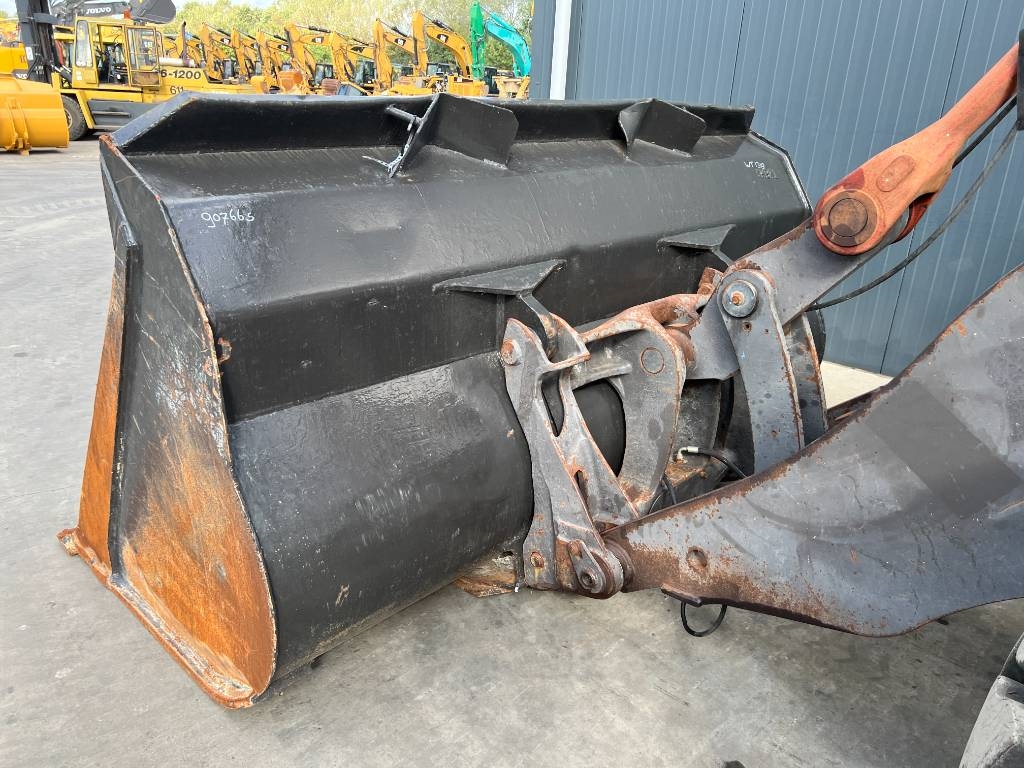 Volvo L90F 2011 208583 L90F 2011 1 Wheel Loaders image 11