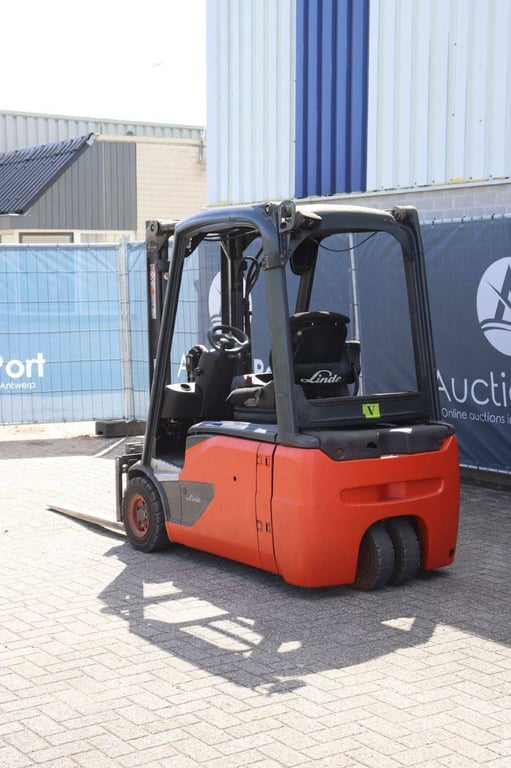 Forklift Linde E16L-02 Electric 1600kg 2.84m 2020 2020 E16L-02 2020 1 Forklift image 4