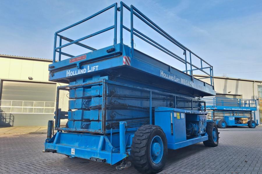 Holland Lift Megastar G300DL30/S Diesel, 4x4x4 Drive, 33.5m Wor 2001 HOLLAND LIFT - Megastar G300DL30/S - 90374 Holland li...