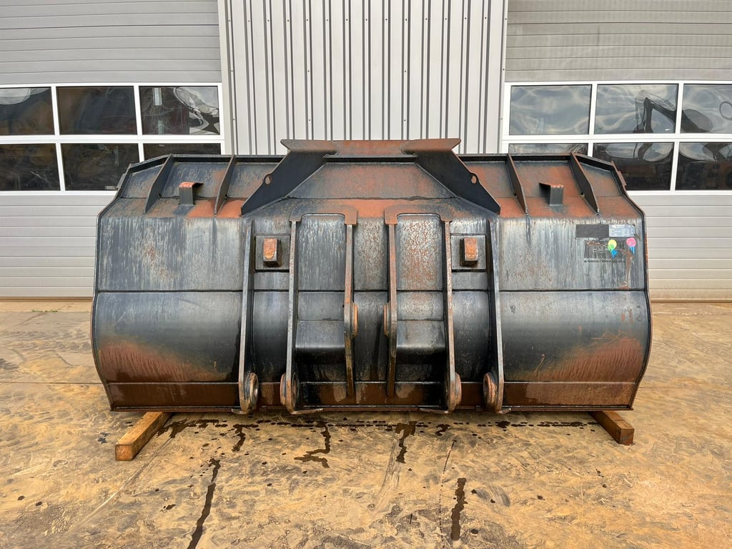 Doosan Bucket DL450 4600 l 2014 00032138 Bucket DL450 4600 l 2014 1 image 7