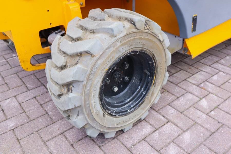 Haulotte Compact 12RTE Electric, 12m Working Height, 450kg 2011 HAULOTTE - Compact 12RTE - 63600 Compact 12RTE Electric, 1...