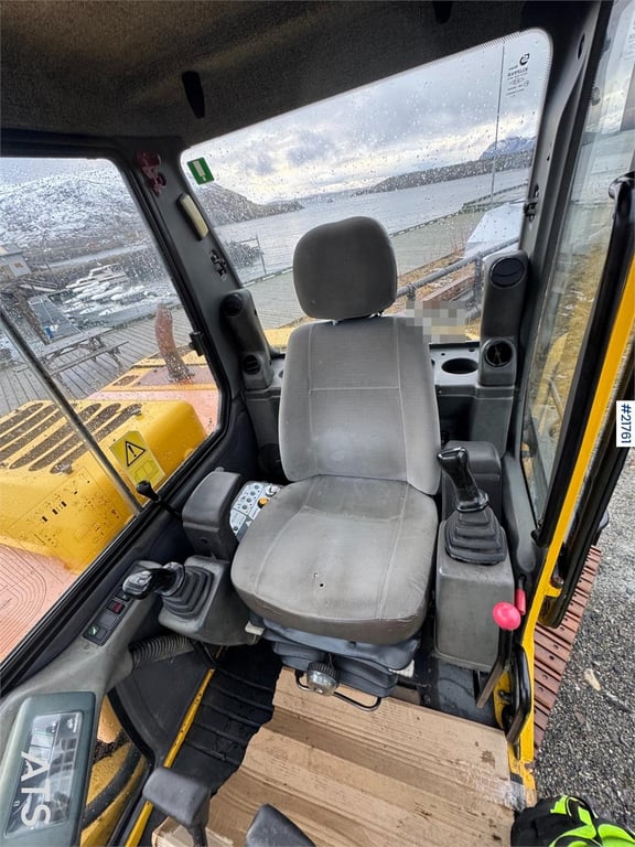Komatsu PC95R w/ bucket 2003 21761 PC95R w/ bucket 2003 1 Crawler Excavators image 7