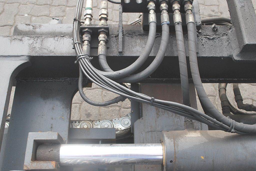 Kalmar 20-40 feet Sidespreader 2004 DIV1091 20-40 feet Sidespreader 2004 1 image 3