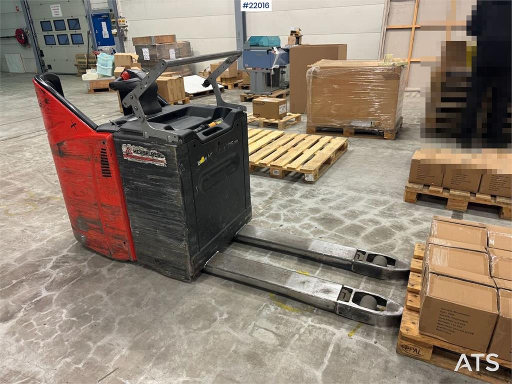 Linde T20 SP Pallet Truck 2015 22016 T20 SP Pallet Truck 2015 1 Forklift image 3