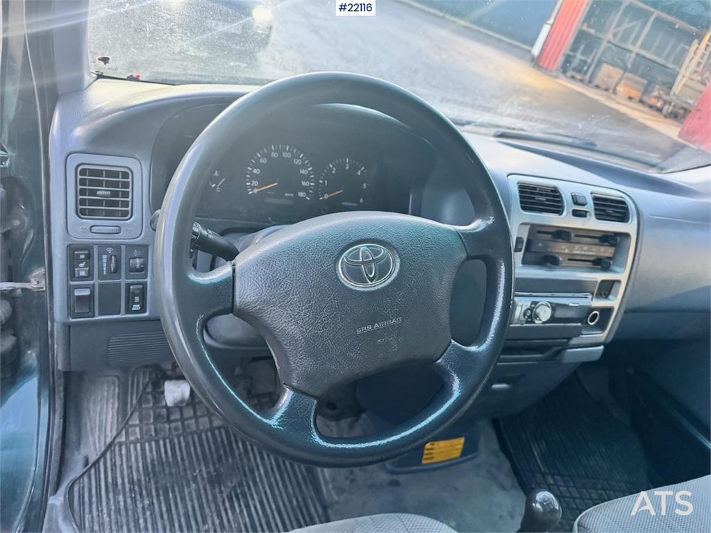 Toyota Hiace with interior shelving 2007 22116 Hiace with interior shelving 2007 1 Closed vans image 11
