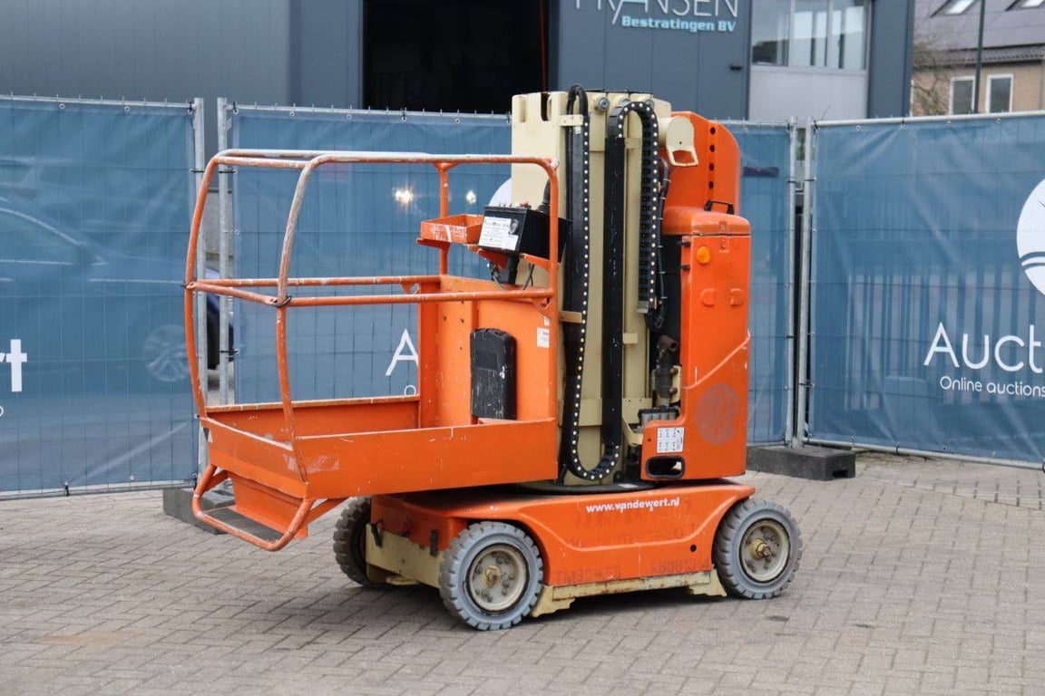 JLG TOUCAN 800 A 8m Electric Mast Lift 2010 2010 TOUCAN 800 A 2010 1 image 9