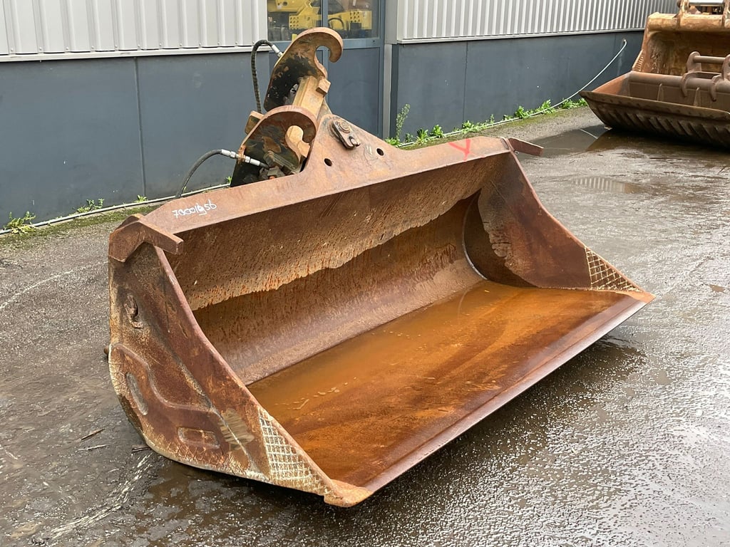 Verachtert tilting bucket CW-40 bucket witdh: 2400mm 70001956 Verachtert tilting bucket CW-40 bucket witdh: 2400mm 1 image 7