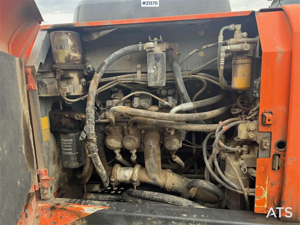Hitachi ZX210LC-5B Tracked excavator w/ tilt, bucket and G 2013 21370 ZX210LC-5B Tracked excavator w/ tilt, bucket and G 2...