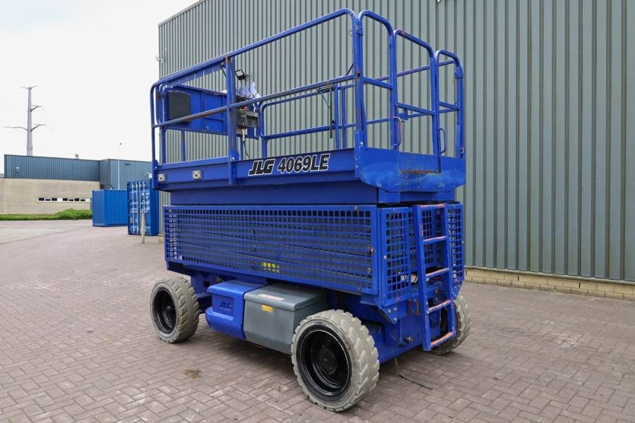 JLG 4069LE Electric, 14.2m Working Height, 360kg Capac 2012 JLG - 4069LE - 90071 4069LE Electric, 14.2m Working Height, 36...