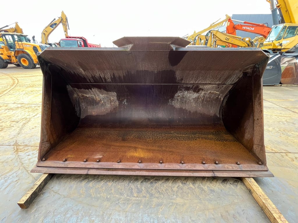 Doosan Bucket DL450 4600 l 2014 00032138 Bucket DL450 4600 l 2014 1 image 2