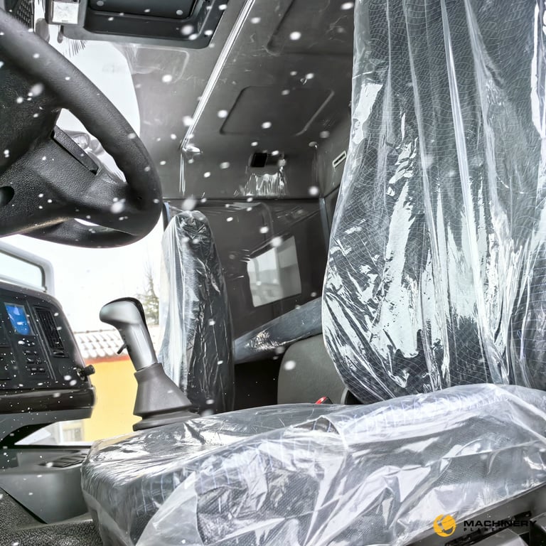 Heavy machinery product image - Image 8 of 9