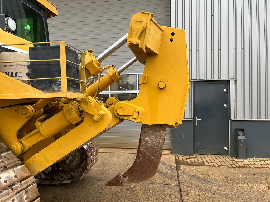 Caterpillar D8R - Single shank ripper 2001 70001437 D8R - Single shank ripper 2001 1 image 9