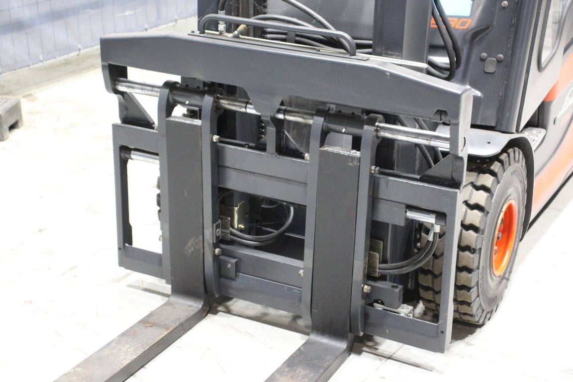 Forklift Linde E30L-01 Electric 3000kg 2014 2014 E30L-01 2014 1 Forklift image 10