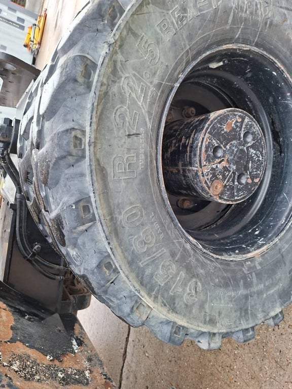 Heavy machinery product image - Image 7 of 32