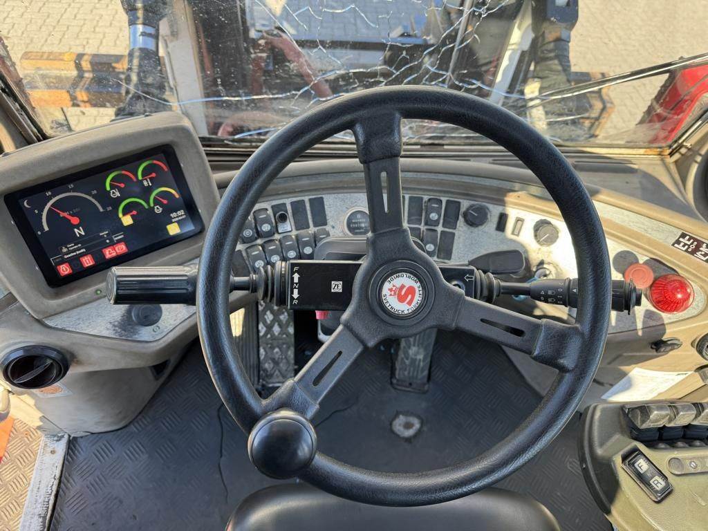 Svetruck 13.6-120-32 2016 D3923 Svetruck 13.6-120-32 2016 1 Forklift image 10