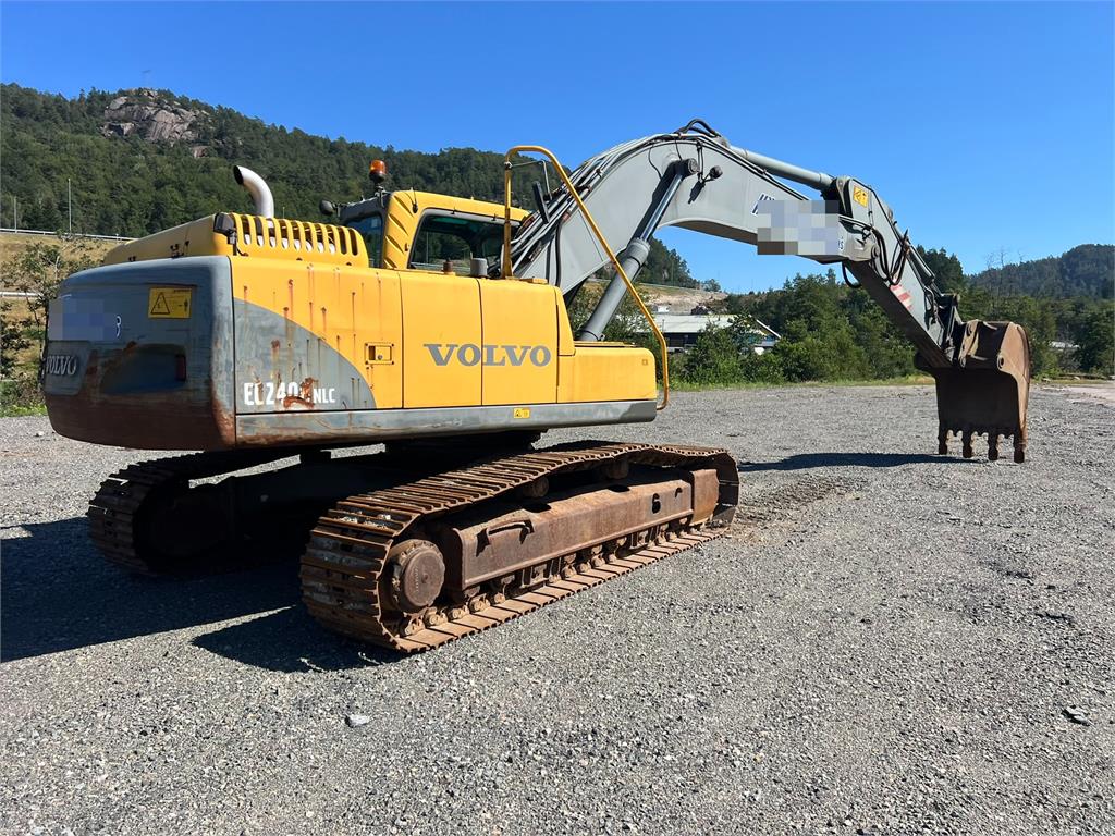 Volvo EC240 nlc Excavator w/ bucket WATCH VIDEO 2005 21196 EC240 nlc Excavator w/ bucket WATCH VIDEO 2005 1 Crawler Excava...