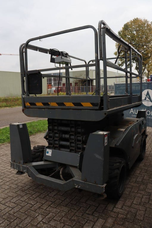 Scissor lift Haulotte Compact 12DX Petrol 8.0m 2017 2017 Compact 12DX 2017 1 Scissor Lifts image 6