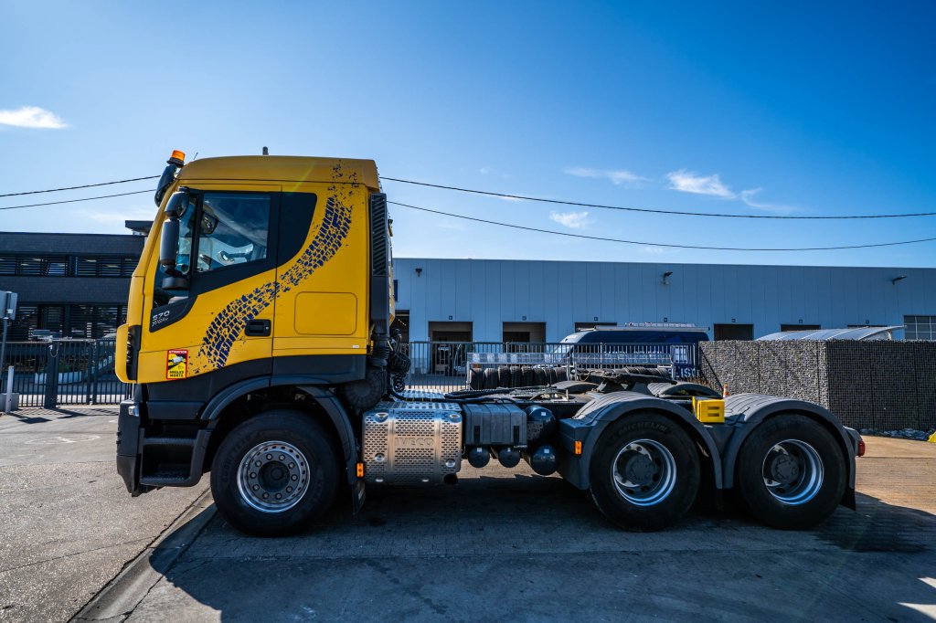 IVECO 570 X-WAY + INTARDER+HYDR. 2019 E64672 570 X-WAY + INTARDER+HYDR. 2019 1 image 3