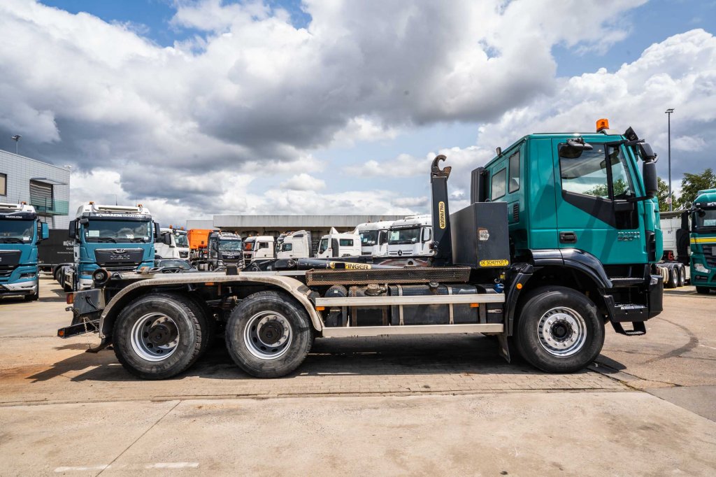 IVECO TRAKKER 360-6x4-PALFINGER 2015 E63948 TRAKKER 360-6x4-PALFINGER 2015 1 image 12