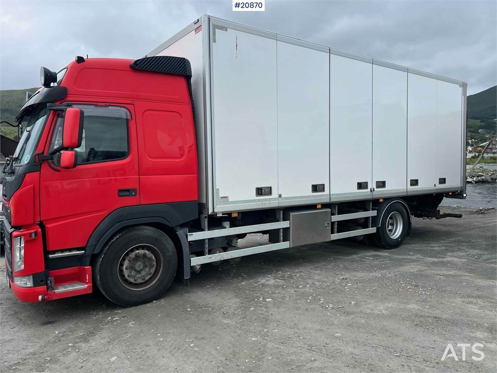 Volvo Fm 330 4x2 Cabinet van w/ full side opening 2015 20870 Fm 330 4x2 Cabinet van w/ full side opening 2015 1 image 12