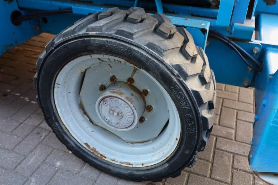 Genie GS4390 Diesel, 4x4 Drive, 15m Working Height, 680k 2012 GENIE - GS4390 - 63308 GS4390 Diesel, 4x4 Drive, 15m Working...